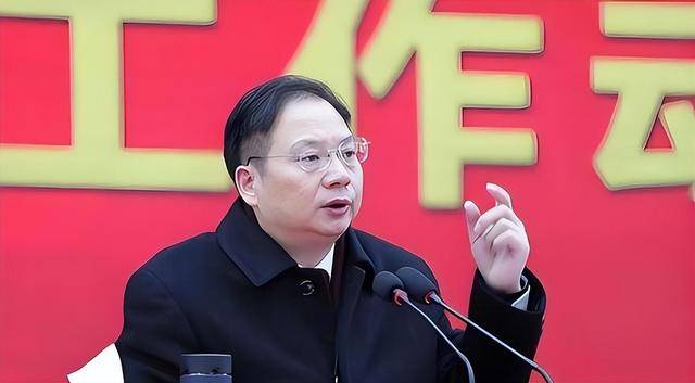 许家印认罪后，恒大前美女高管曝惊人内幕