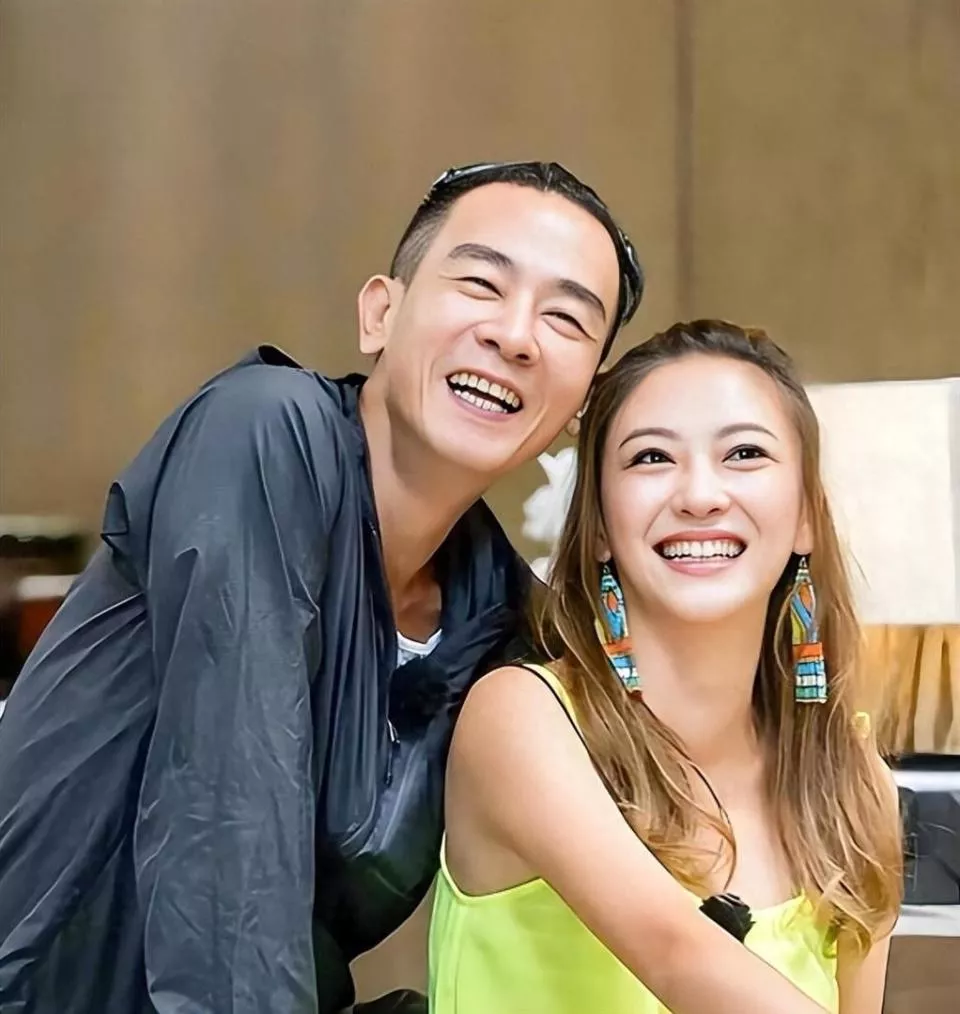 知名女星曝陈小春猛料 好男人人设崩塌