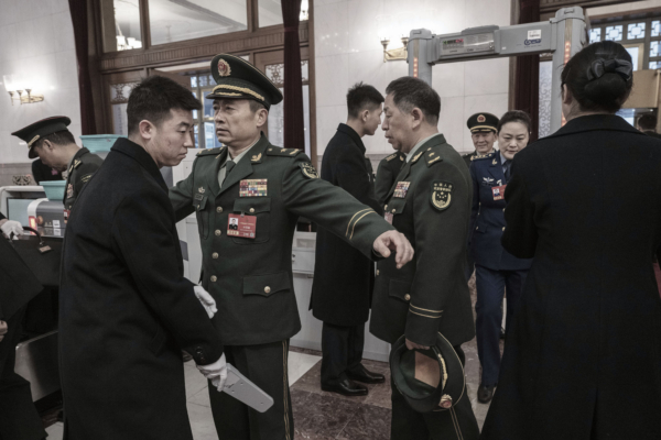 缺席中共人大常委会 多名上将疑出事