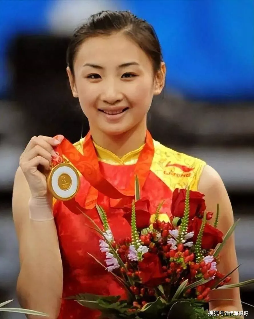 37岁何雯娜近况曝光！未婚先孕嫁给二婚导演