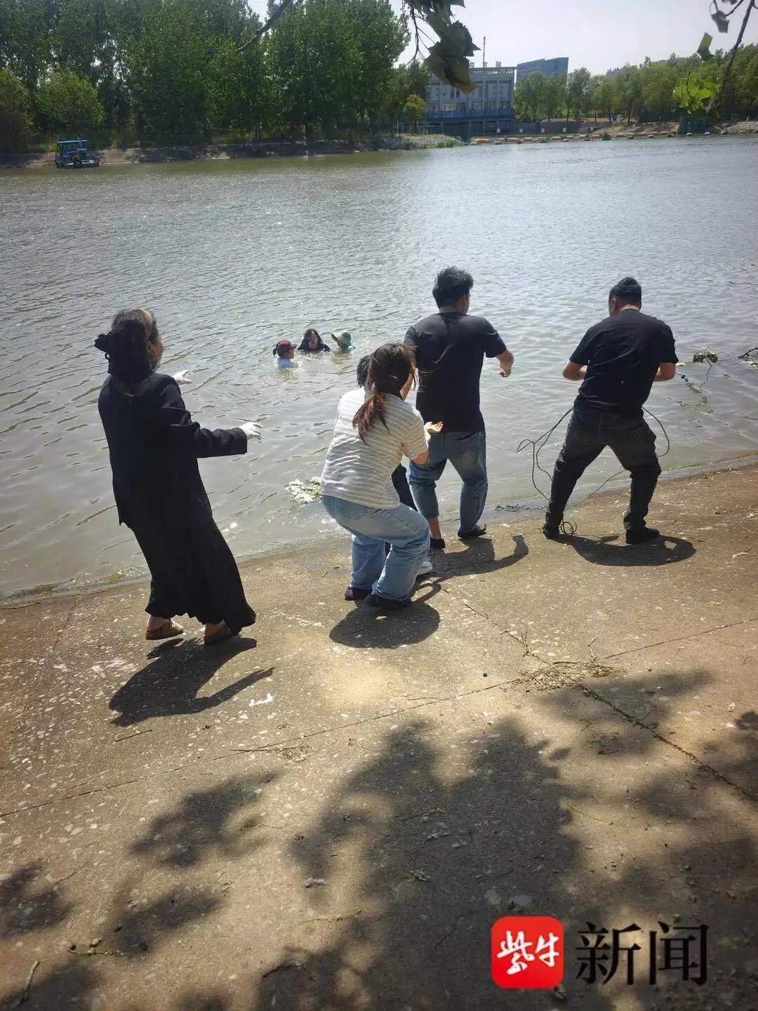 兄妹救四落水者后遭拉黑 获救者身份“不便公开”