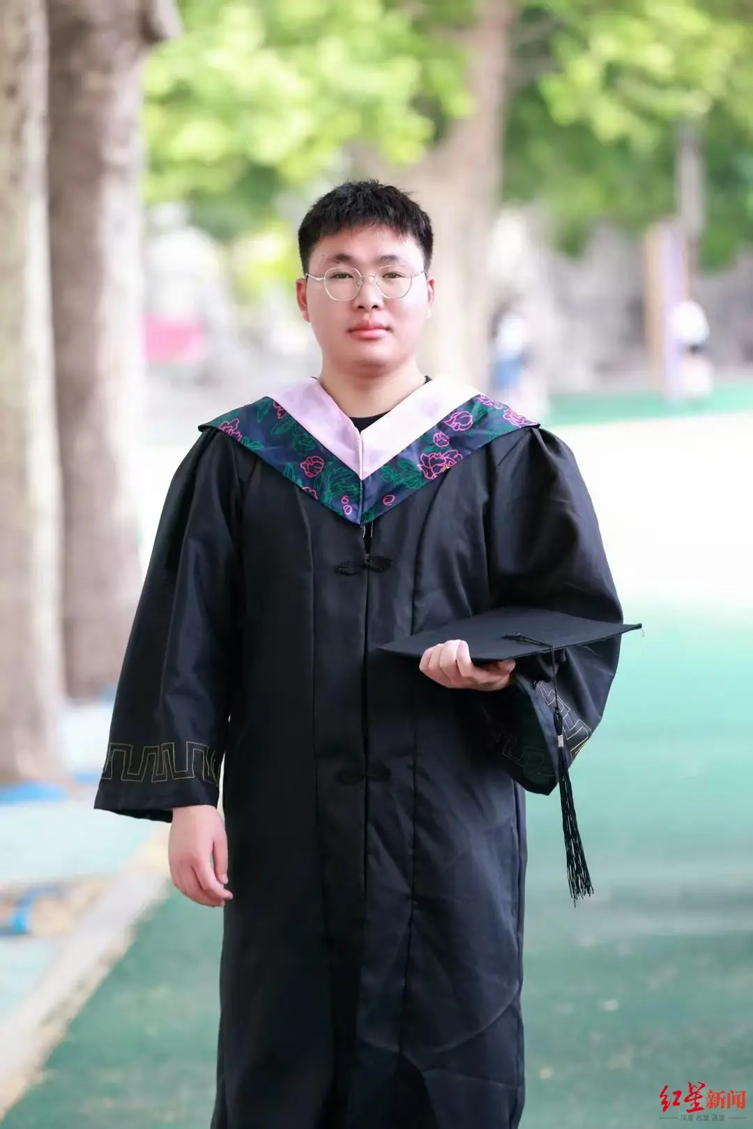 ▲王斌大学毕业时的照片
