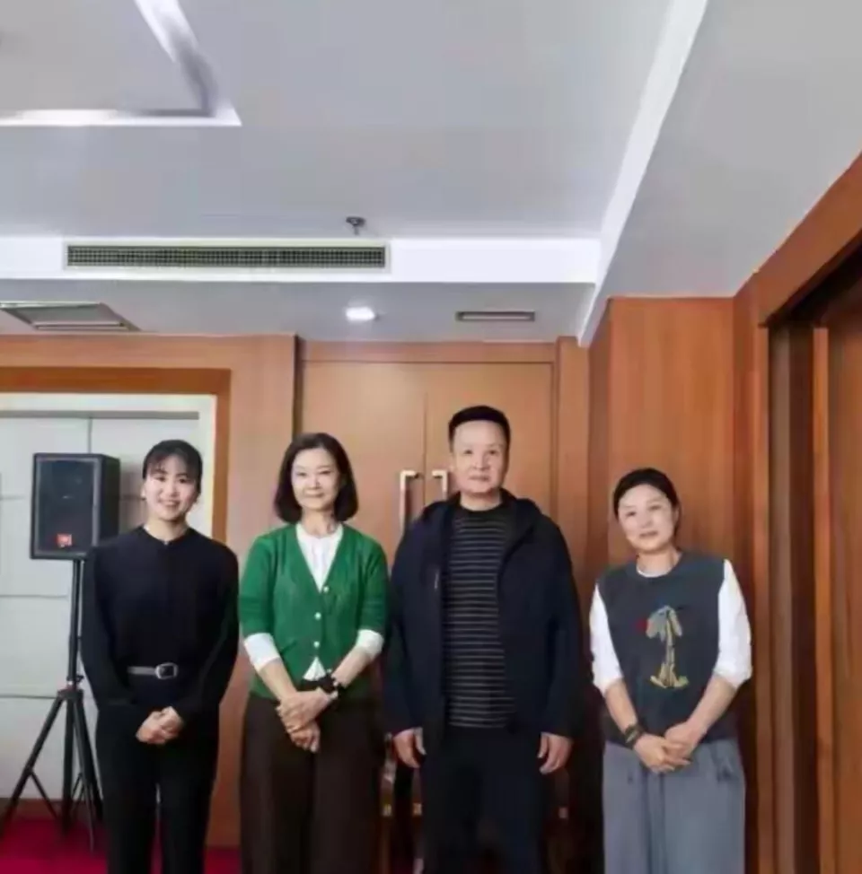 宋祖英如今模样大变,昔日辣妹子竟有了奶奶范