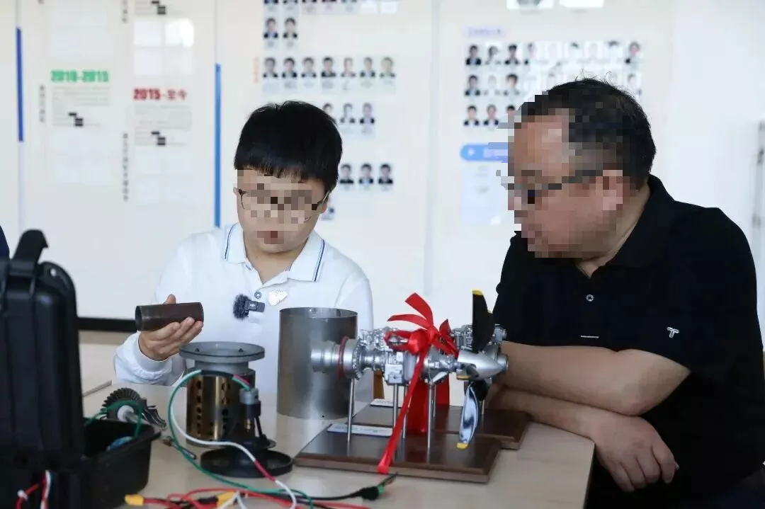 14岁少年“手搓发动机”引爆巨大争议 这次大家学聪明了