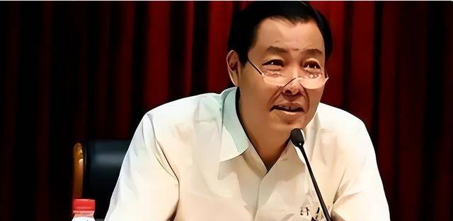 最令人诧异的贪官情妇:公公婆婆都是院士.... 最令人诧异的贪官情妇:公公婆婆都是院士....