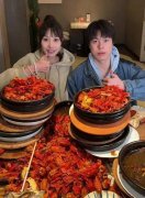 中国女吃播四巨头现状：骷髅脸….