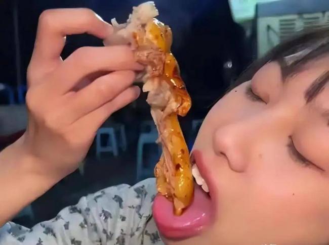 中国女吃播四巨头现状：骷髅脸....