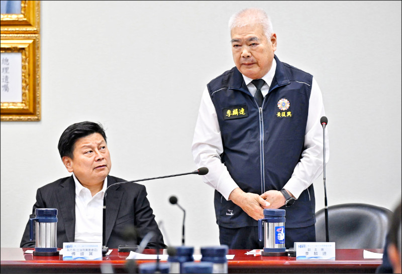国民党副主席季麟连（右，资料照）