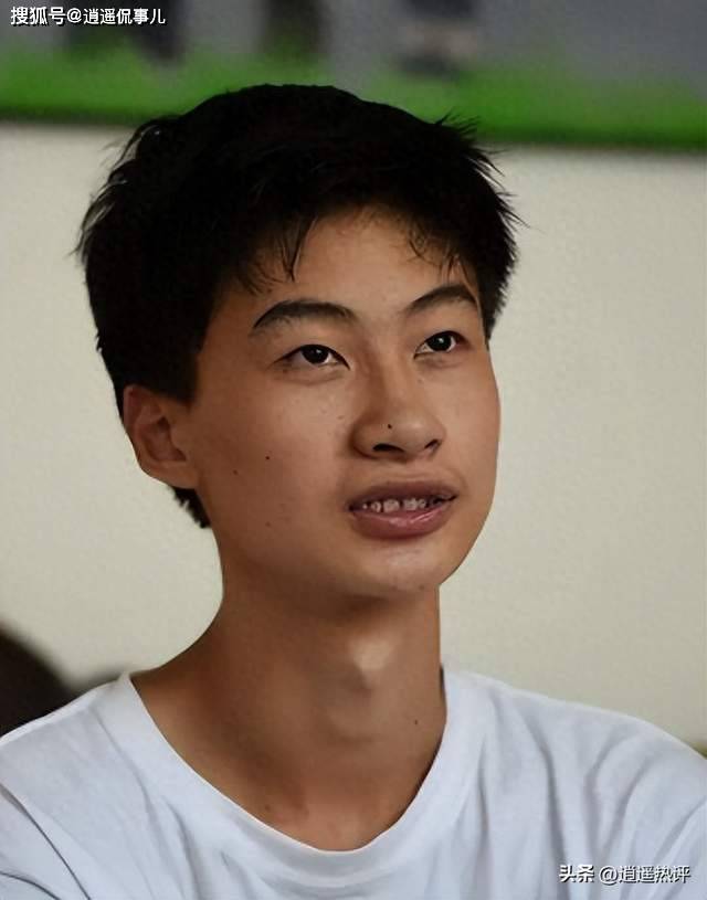 母亲瘫痪父亲疯了，河北高考状元9年后如何了