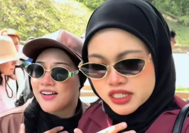 国外女网红来中国旅游，吐槽中国人又脏又臭
