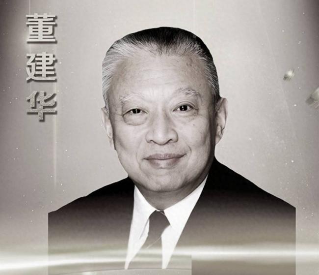 相爱相伴多年的妻子 是董建华最大的牵挂 相爱相伴多年的妻子 是董建华最大的牵挂