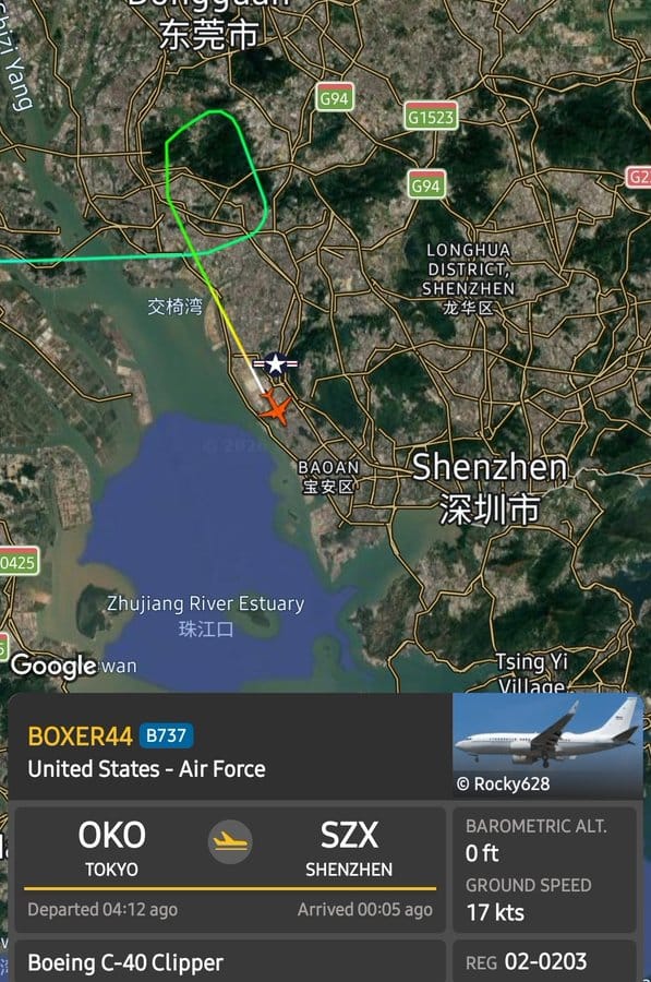 美国空军专责载运要员运输机29日罕见降落深圳宝安国际机场，外界猜测与日前被运送到香港的F-35零件有关。   图：翻摄「X」@NZ_Trav