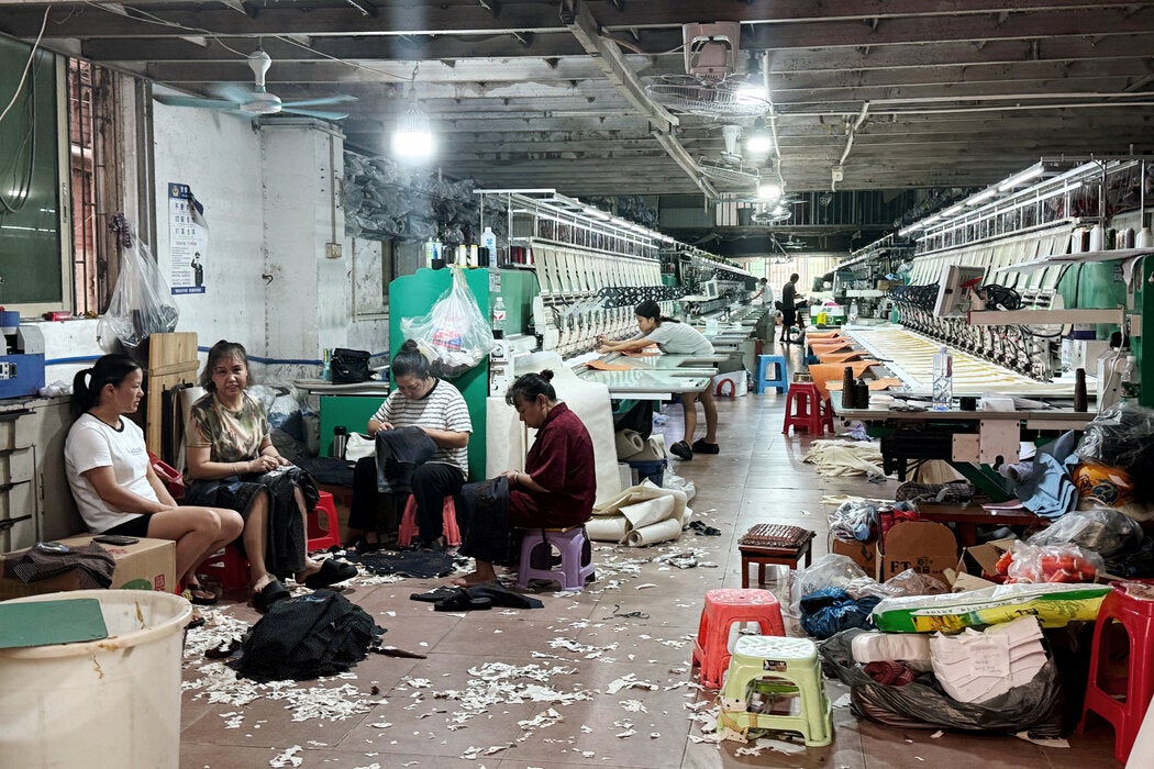 广州海珠区一家大部分空置的服装工厂,反映出当地纺织制造业的急剧衰退。
