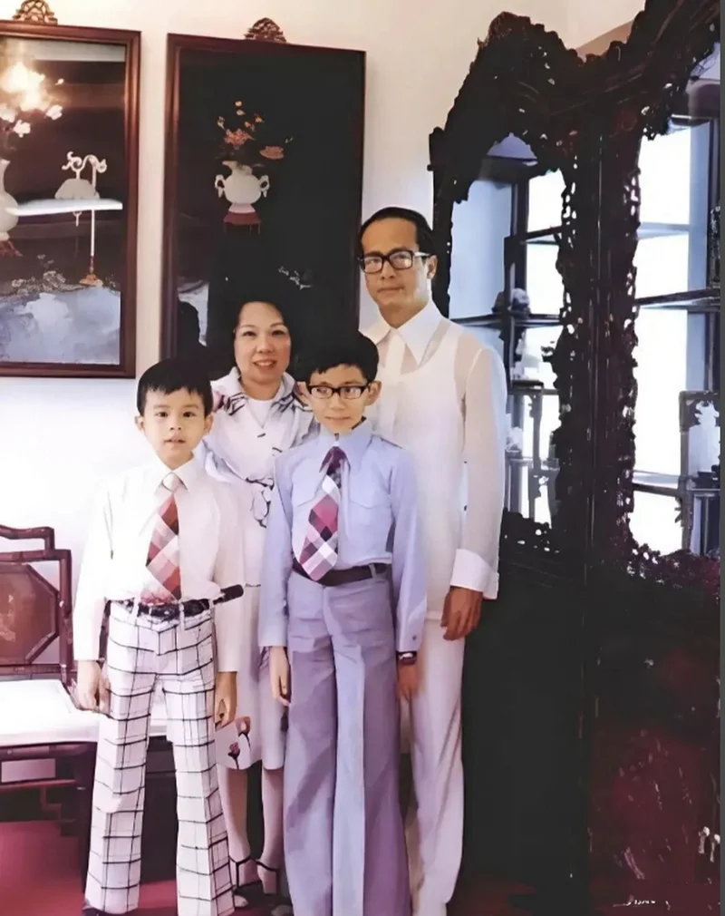 一条假死讯,炸出李嘉诚的撤退路线 一条假死讯,炸出李嘉诚的撤退路线